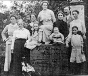 photo of a group of
missionaries